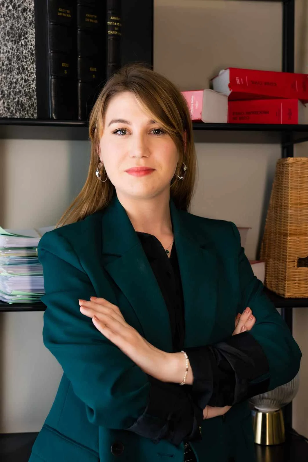 Maître Cassandra Didier, avocat à la Cour, dans son cabinet à Nîmes