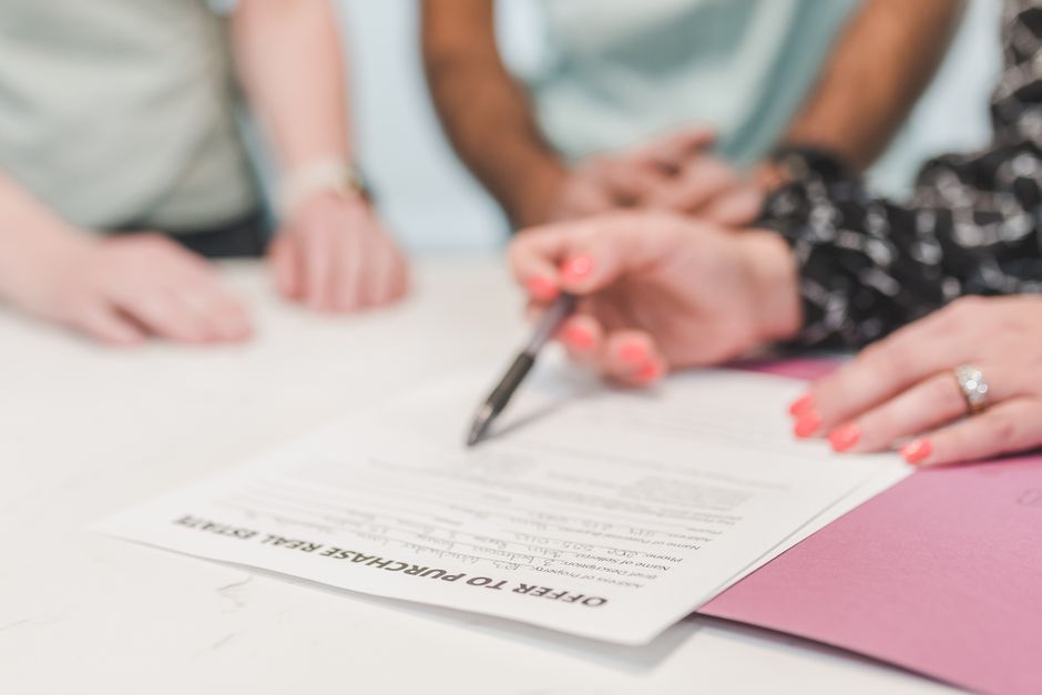 Relecture d'un document signé avec un professionnel, devoir de conseil